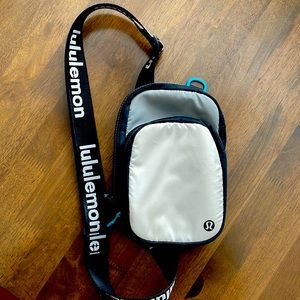 Lululemon crossbody